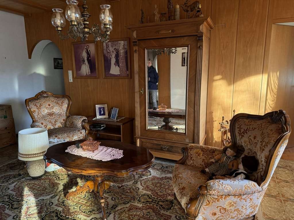 Immobilie in Uehlfeld - 2-3 Familienhaus zur variablen Nutzung in ruhiger Lage, DG Wohnung erweiterbar - Bild 2