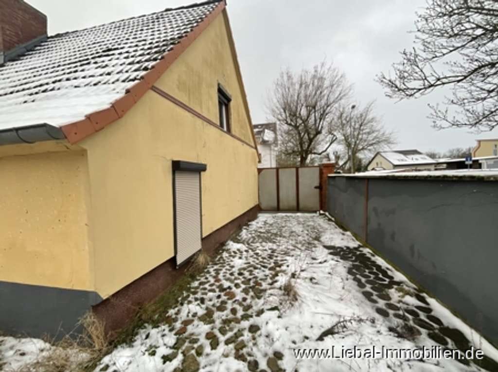 Immobilie in Prenzlau - Viele Möglichkeiten, großes Grundstück, wenige Minuten zum Wasser ! - Bild 1