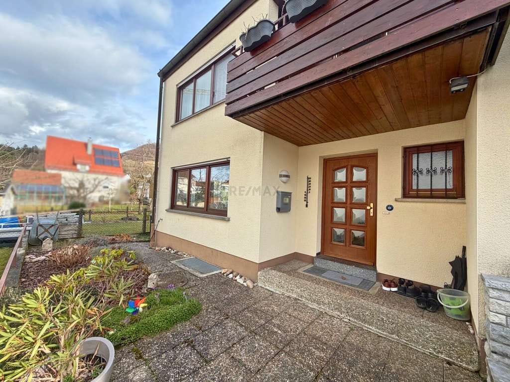 Immobilie in Gingen an der Fils - Ihr neues Familiennest mit Gartenbonus!
5,5 Zimmer in einer charmanten Doppelhaushälfte! - Bild 1