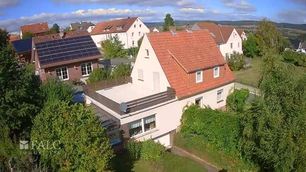 Immobilie in Waldeck - +++Leben wo andere Urlaub machen! Großes Einfamilienhaus mit schönen Garten+++ - Bild 2