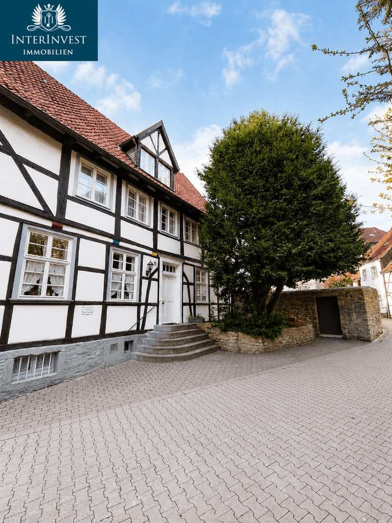 Immobilie in Soest - Denkmalgeschütztes Fachwerkhaus mit vielseitigen Nutzungsmöglichkeiten und Einliegeroption - Bild 0