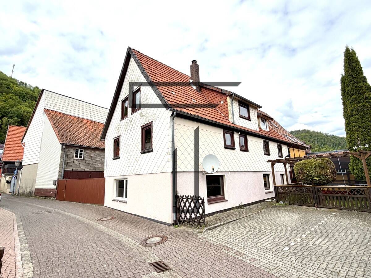 Immobilie in Bad Lauterberg - Ein/- Zweifamilienhaus im Zentrum von 37431 Bad Lauterberg im Harz - Bild 0