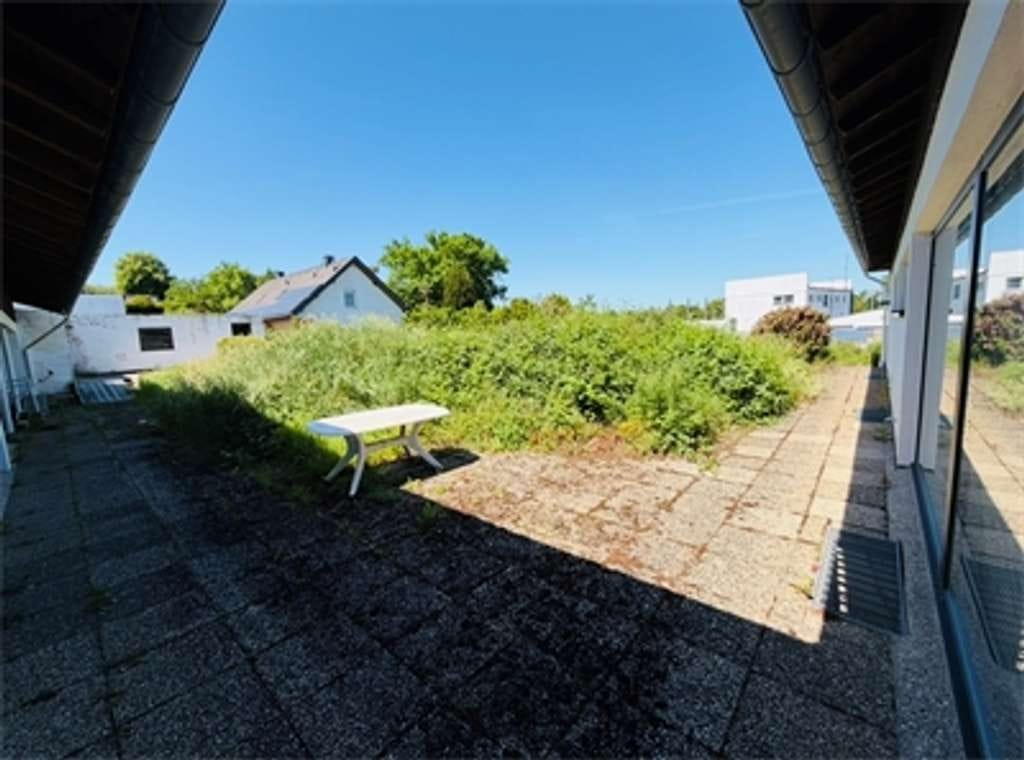 Immobilie in Nastätten - Dank Ihres Gewerbes dürfen Sie diesen riesigen entkerten Winckelbungalow eigenständig optimieren! - Bild 4