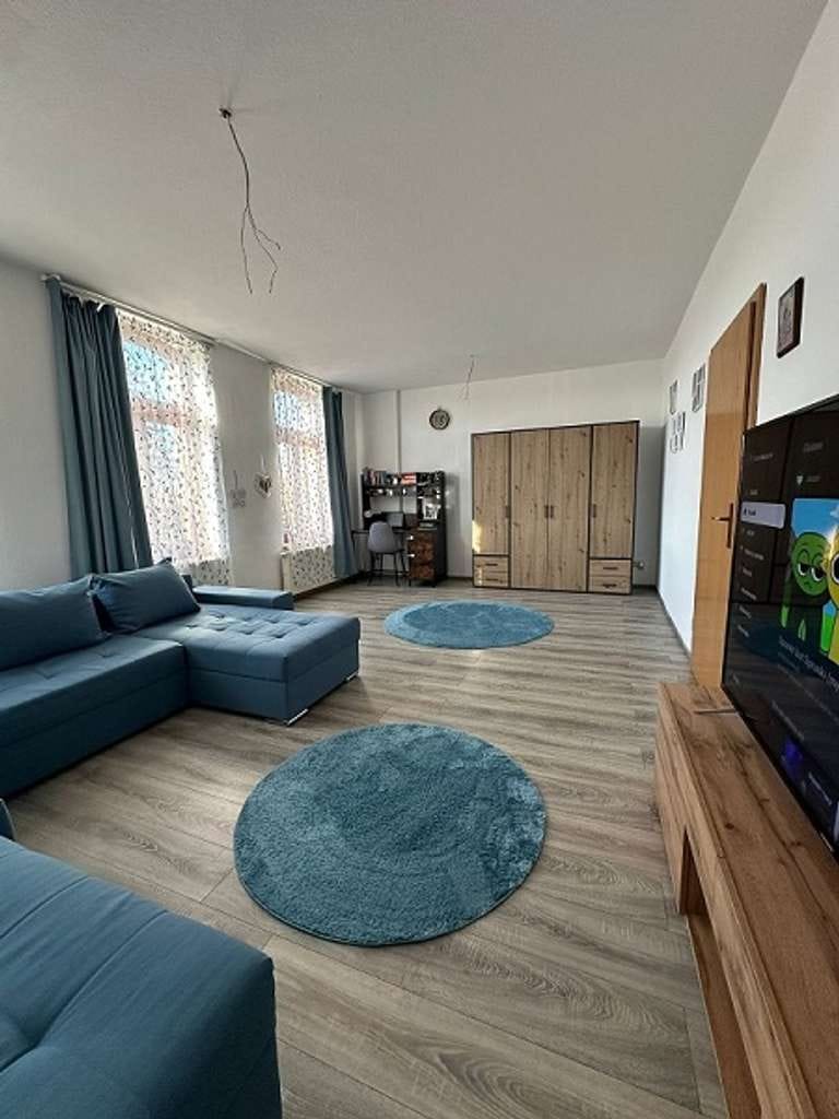 Immobilie in Reichenbach - Möblierte 3-Raum-Wohnung mit Balkon zu verkaufen - Bild 1