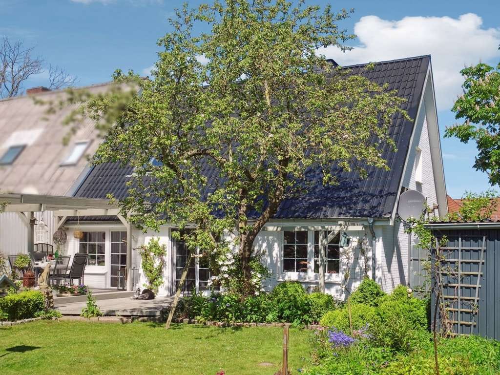 Immobilie in Lohe-Rickelshof - Kapitalanlage: Besondere Doppelhaushälfte mit Carport in Lohe-Rickelshof bei Heide - Bild 2