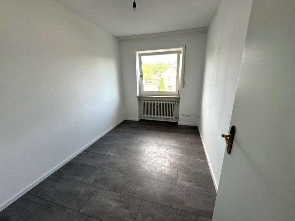 Immobilie in Erdweg - Im S-Bahn Bereich des Landkreises Dachau sehr schön gelegen, mit herrlichem Weitblick! 1. OG in einem Dreifamilienhaus - Bild 3