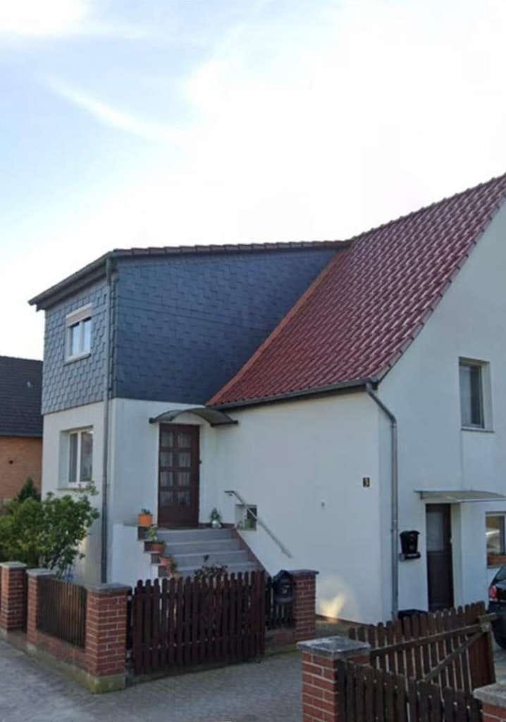 Immobilie in Weyhausen - Einfamilienhaus mit Einliegerwohnung und zusätzlichem Baugrundstück - Bild 2
