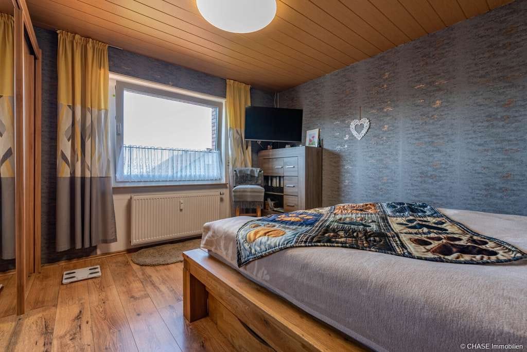 Immobilie in Hessisch Oldendorf - Großzügiges 3-Familienhaus in idyllischer Feldrandlage von Hessisch Oldendorf – OT Rohden! - Bild 3