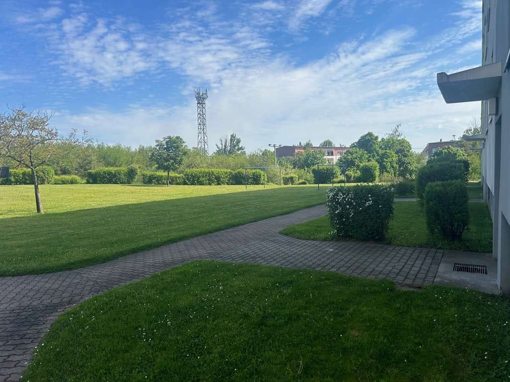 Immobilie in Teutschenthal - Solide Kapitalanlage: 2-Raumwohnung mit Renovierungsbedarf, Loggia und Weitblick! - Bild 3