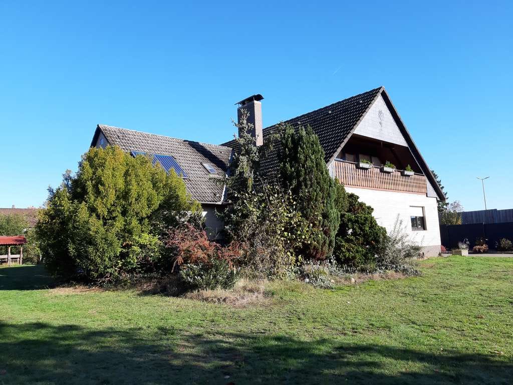 Immobilie in Wesendorf - Ganz schön viel Haus für einen angemessenen Preis! 2-Familienhaus auf 2.400 m² Grdst. - Bild 0