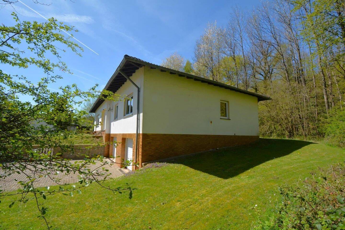 Immobilie in Feusdorf - Ruhig gelegener, geräumiger Bungalow mit Souterrain und Doppelgarage in Feusdorf - Bild 4