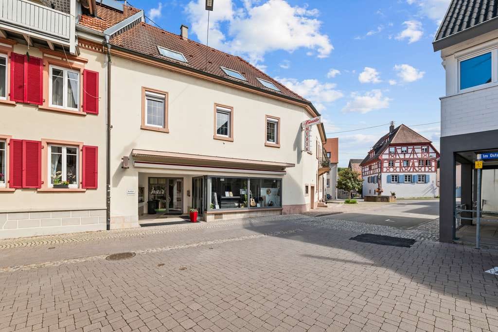 Immobilie in Endingen - Mehrfamilienhaus in Endingen zum Umbau: Zentrallage, bezugsfrei, Potenzial für mehrere Wohneinheiten - Bild 4