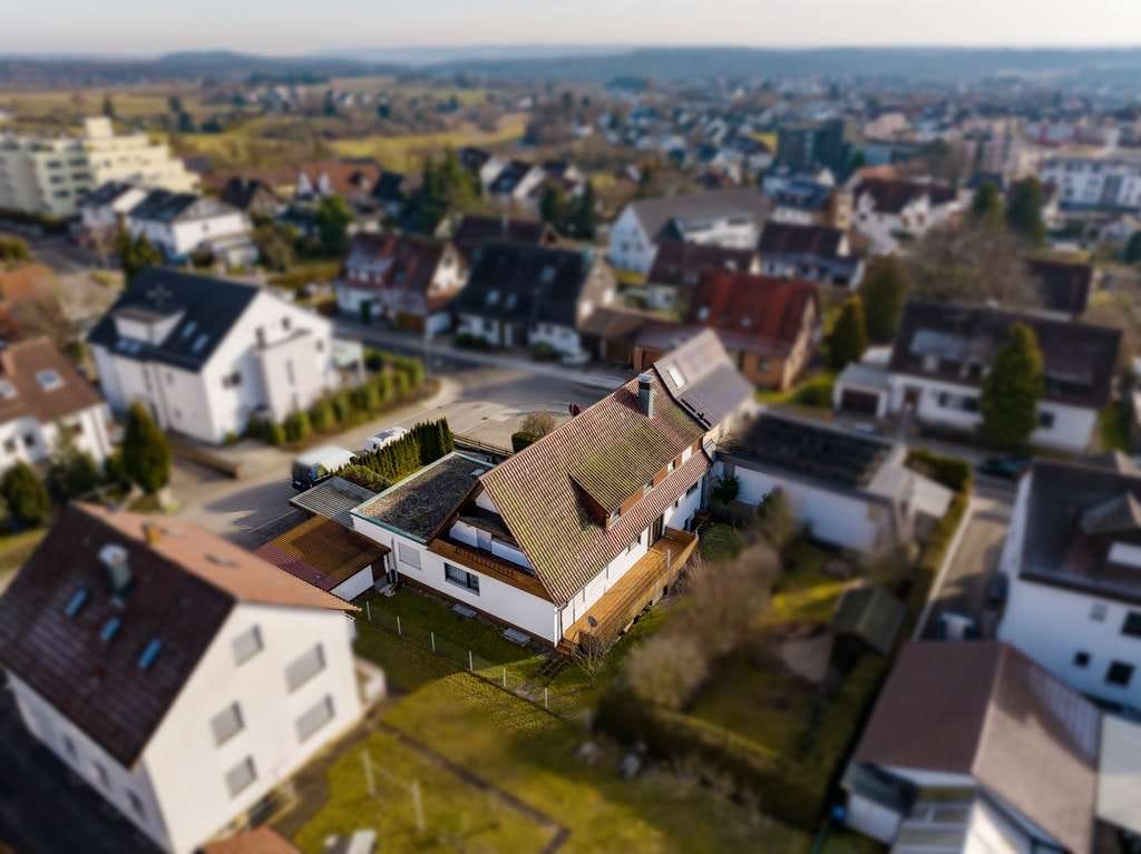 Immobilie in Schönaich - Zweifamilienhaus mit viel Platz - Bild 0