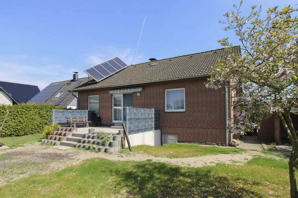 Immobilie in Osloß - Attraktives Ein- bis Zweifamilienhaus dank Einliegerwohnung - Bild 0