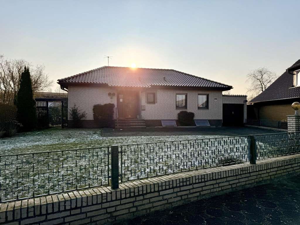 Immobilie in Ihlienworth - Großzügiger Bungalow in ruhiger Wohnlage - Bild 3
