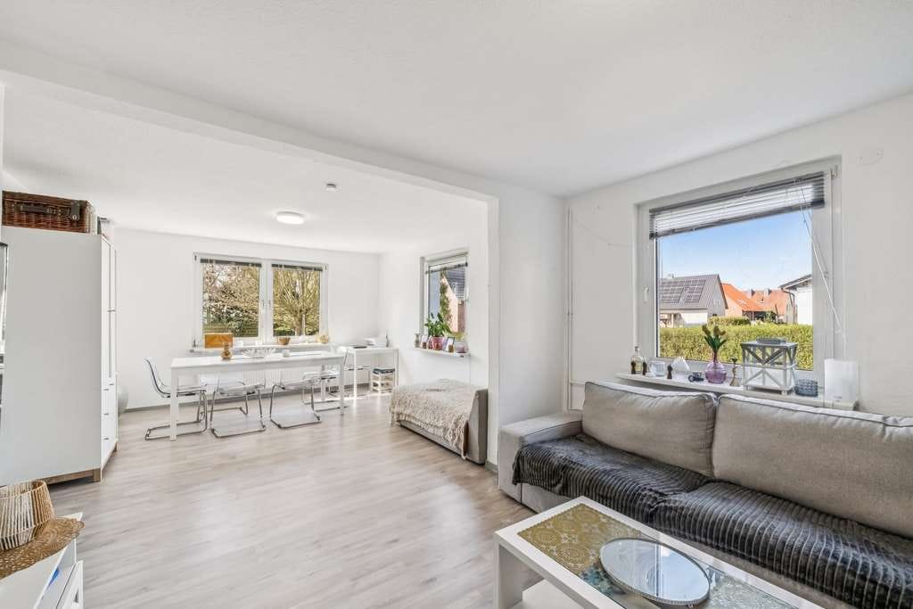 Immobilie in Osloß - Vielseitiges Einfamilienhaus mit Einliegerwohnung, Gartenidylle & Top-Anbindung - Bild 4