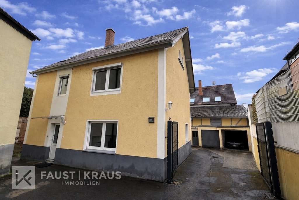 Immobilie in Hösbach - Sorgfältig modernisiertes Einfamilienhaus in zentraler Lage mit Garage und Scheune - Bild 0