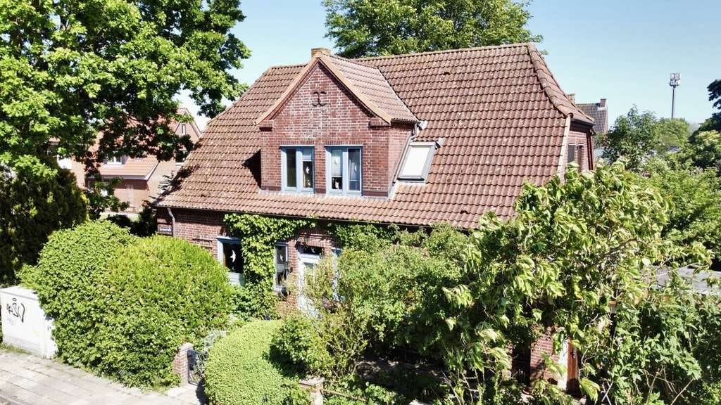 Immobilie in Friedrichstadt - Holländerstädtchen Friedrichstadt: Einfamilienhaus mit Garage - Bild 1