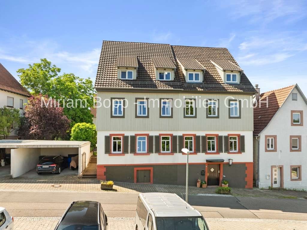 Immobilie in Tiefenbronn - Haus mit Geschichte und viel Platz – ca. 251 m² Wohnfläche, Südterrasse, Garten und großer Carport - Bild 0