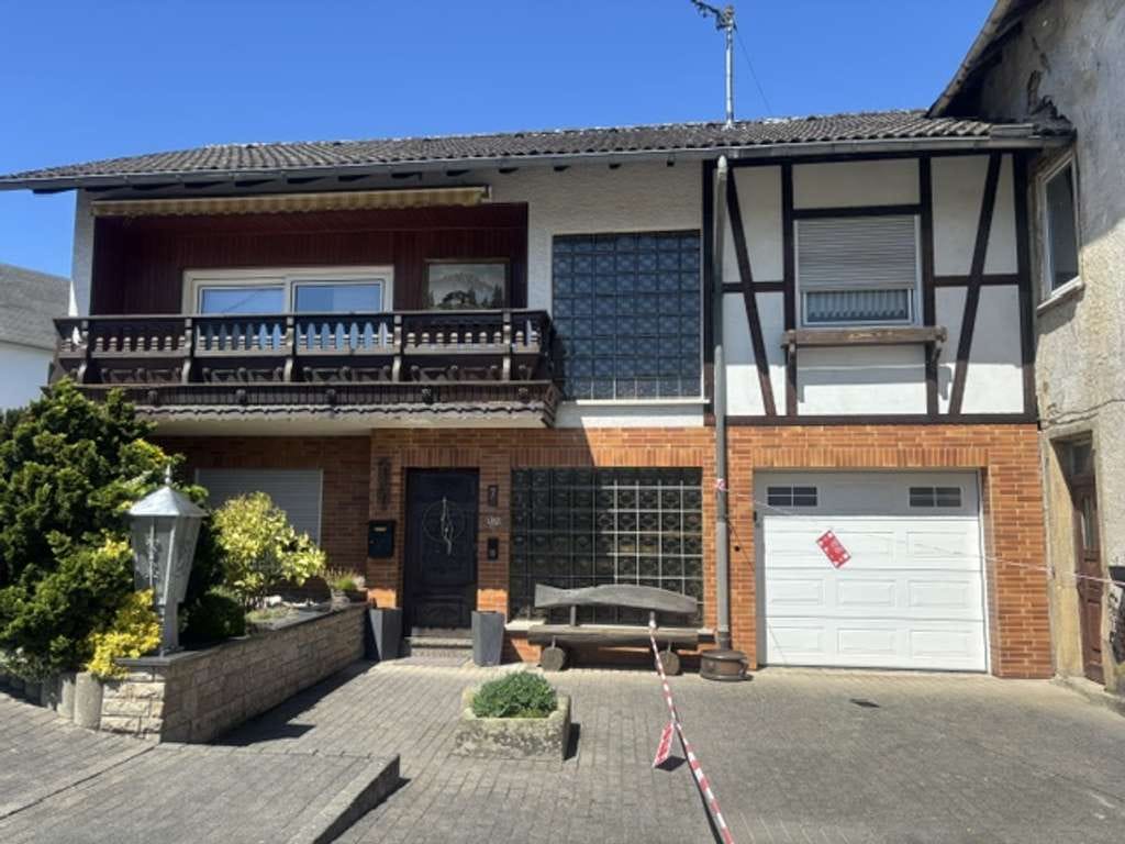Immobilie in Montabaur - Charmantes Einfamilienhaus mit großem Grundstück, Nebengebäuden & eigener Energiequelle  - Bild 0