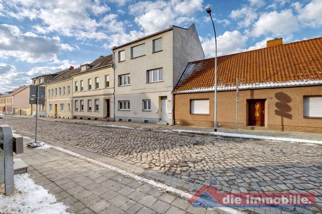 Immobilie in Burg - ***Mehrfamilienhaus mit 4 Wohnungen, 2 Garagen und Büro*** - Bild 3