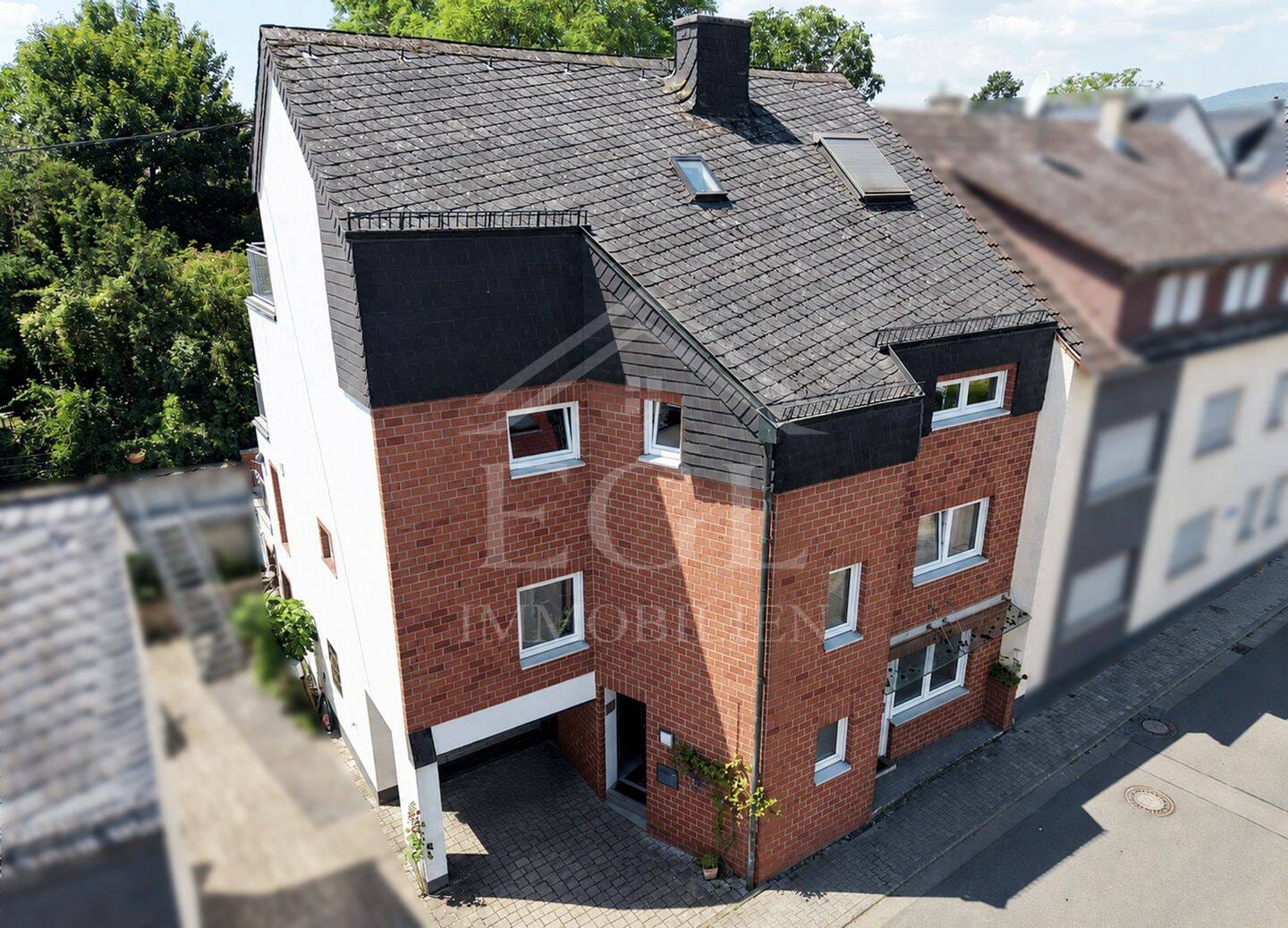 Immobilie in Eltville am Rhein - Elegantes Wohnhaus mit Einliegerwohnung in Eltville-Hattenheim - Bild 0