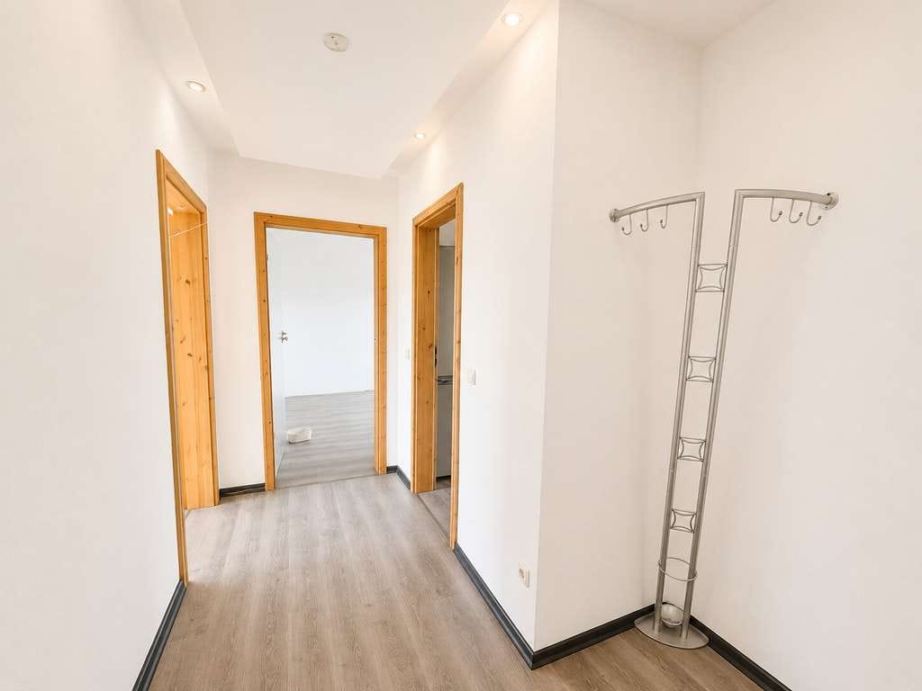 Immobilie in Neu Wulmstorf - Attraktive Dachgeschosswohnung mit großzügigem Raumkonzept - Bild 3