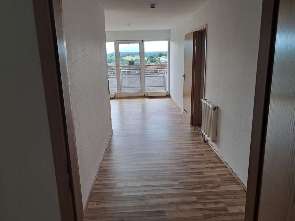 Immobilie in Untermünkheim - Attraktive 3 Zimmer Wohnung mit herrlichem Weitblick - Bild 3