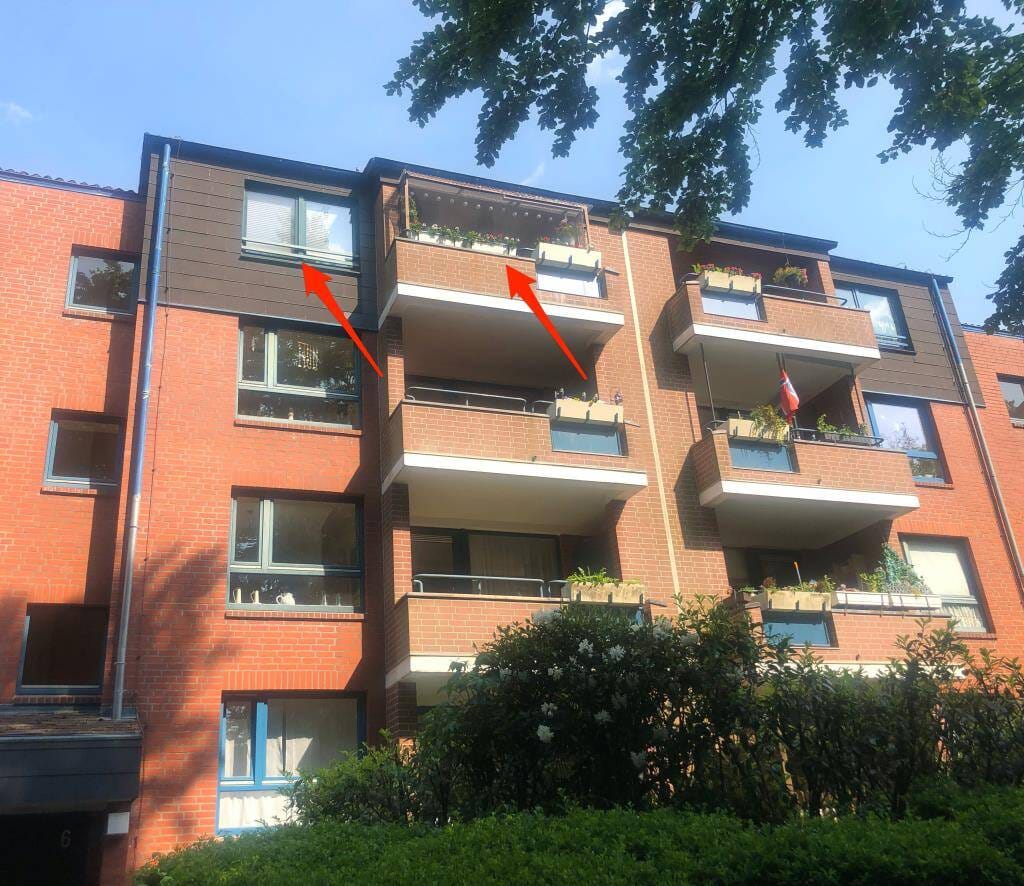 Immobilie in Ahrensburg - *Courtagefrei* Vermietete Dachgeschosswohnung mit 2 Balkonen ! - Bild 0