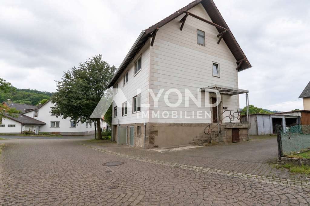 Immobilie in Großalmerode - Großzügiges Einfamilienhaus mit neuer Heizung und viel Potenzial zur Verwirklichung Ihrer Wohnträume - Bild 0