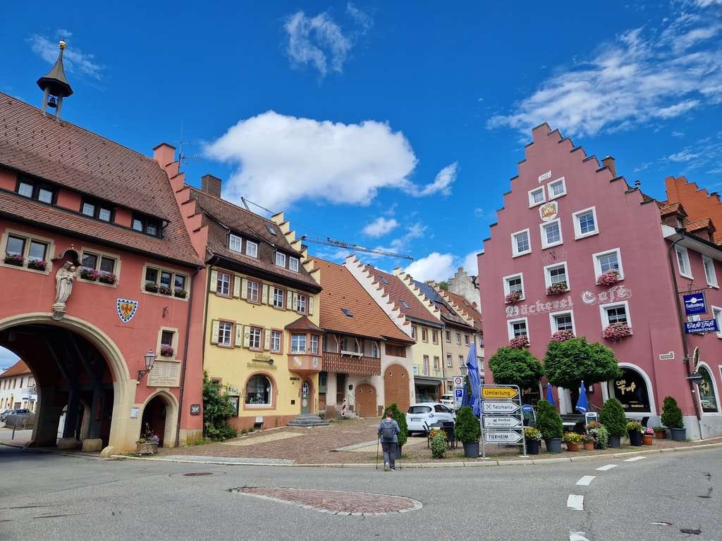 Immobilie in Löffingen - Repräsentatives Stadthaus im historischen Stadtkern von Löffingen – Wohnen, Arbeiten, Investieren - Bild 1