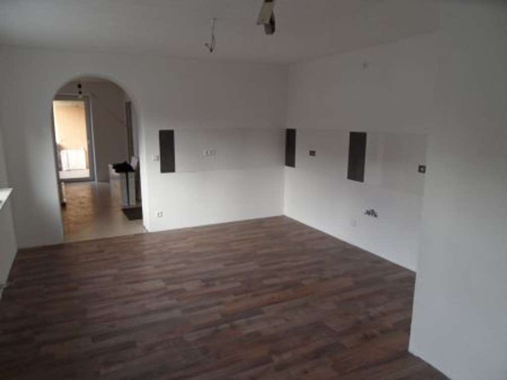 Immobilie in Langenau - Provisions FREIE 3,5 Zimmer Wohnung 1 OG - Bild 2