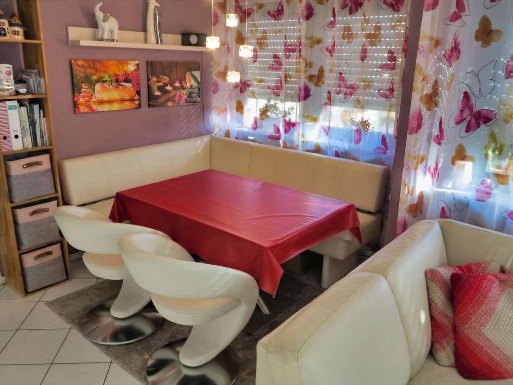 Immobilie in Denzlingen - Angenehmes Wohnen mit Dachterrasse, 
Wintergarten und Aufzug - Bild 3