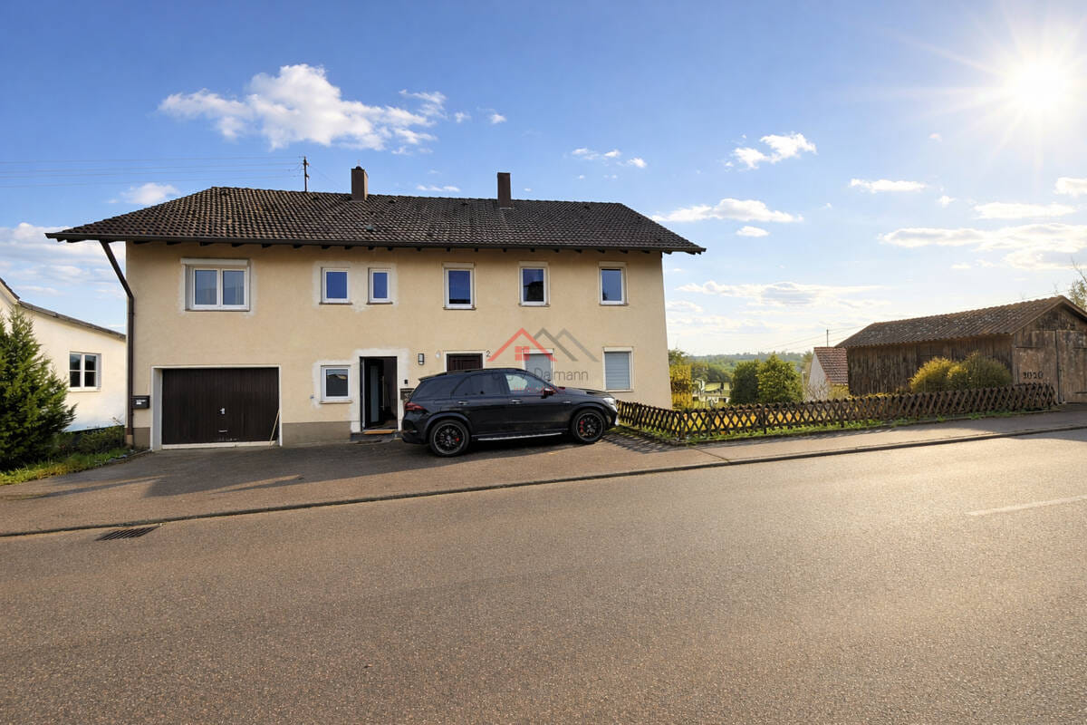 Immobilie in Aldingen - Wohnen mit Weitblick - modernisierte 5-Zimmer-Wohnung mit Stellplatz, viel Platz und Perspektive - Bild 1