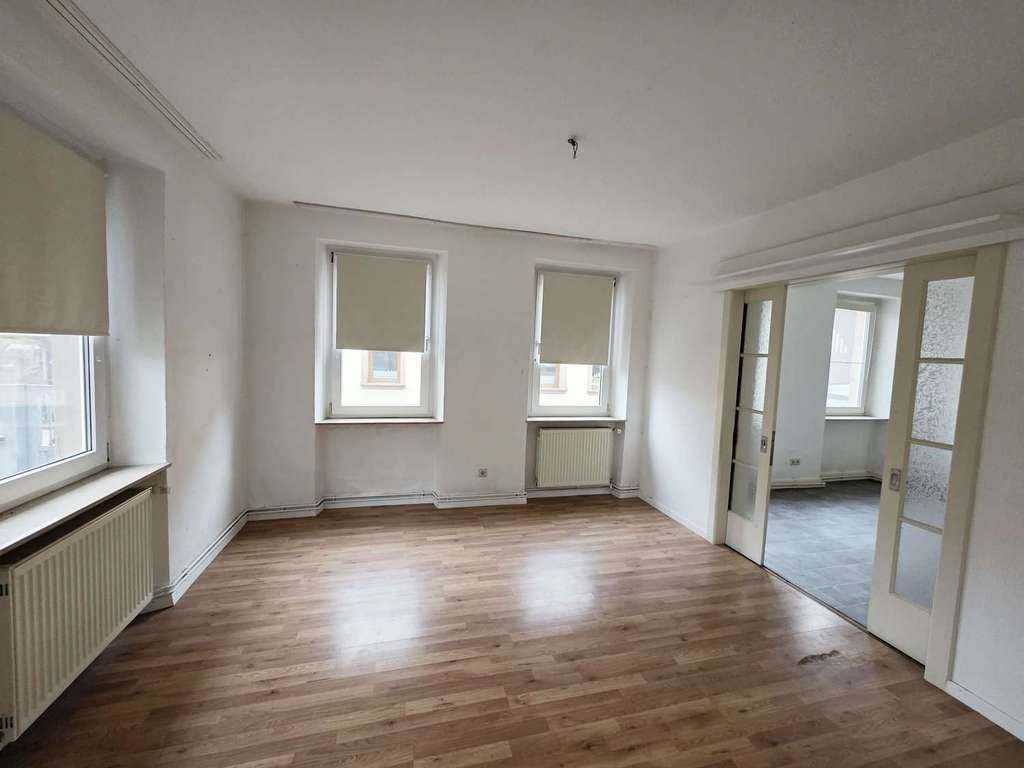 Immobilie in Dorsheim - Dorsheim - Einfamilienhaus mit Entwicklungspotential und Scheune auf großem Grundstück! - Bild 2