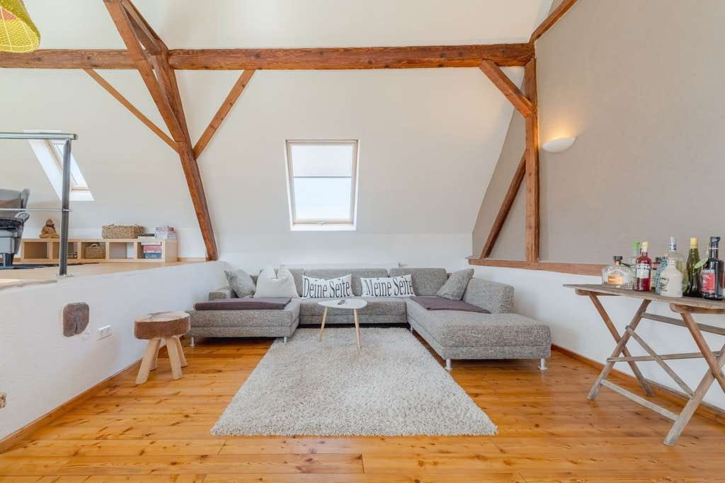 Immobilie in Kleinkarlbach - Charmantes ehemaliges Weingut mit mediterranem Innenhof, Pool, Sauna und moderner Technik - Bild 4