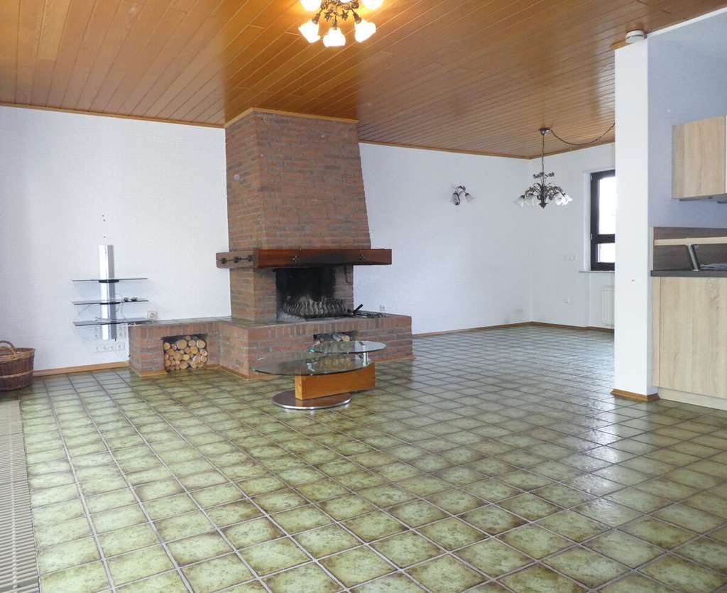 Immobilie in Hochdorf-Assenheim - Ankommen und wohlfühlen – Einfamilienhaus mit Terrasse, Garage & Stellplatz - Bild 1