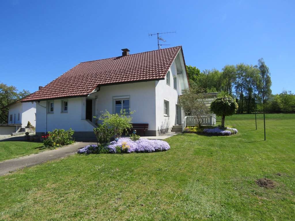 Immobilie in Bernried - Einfamilienhaus mit Anbau in ruhiger und unverbaubarer Südwestlage am Ortsrand Nähe Schloss Egg - Bild 1