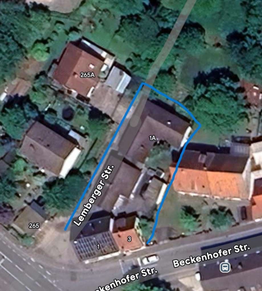Immobilie in Pirmasens - Gebäudeensemble mit Einfamilienhaus, Wohn- und Geschäftshaus,  Doppelhaushälfte und Nebengebäuden - Bild 0