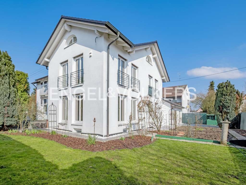 Immobilie in Manching - Vielseitiges Zweifamilienhaus mit Ausbaupotenzial - Bild 0