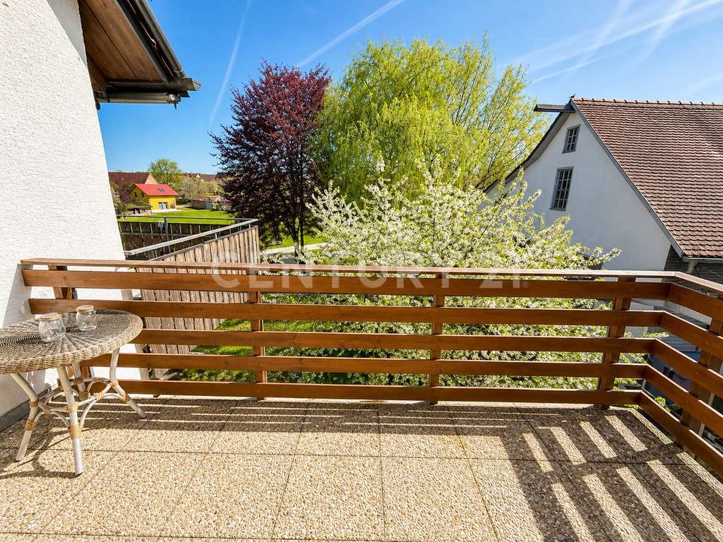Immobilie in Uttenweiler - Sofort einziehen! Großzügige Doppelhaushälfte mit 7 Zimmern, riesigem Garten & Ausbaupotenzial - Bild 2