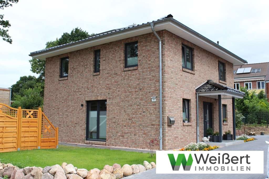 Immobilie in Süderheistedt - Raum & Licht - Wohnen auf 2 vollen Geschossen
Niedrigenergiehaus mit Wärmepumpe -  Neubau in Planun - Bild 0