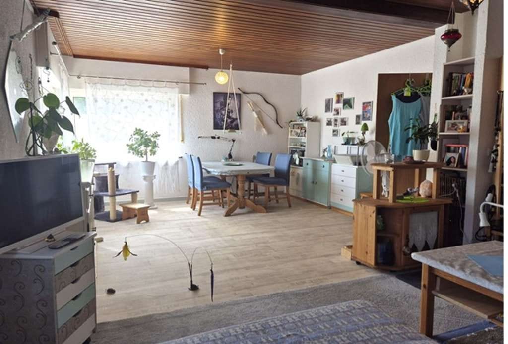 Immobilie in Einhausen - Einfamilienhaus in Einhausen  mit Nebengebäude und Sonnengarten - Bild 2
