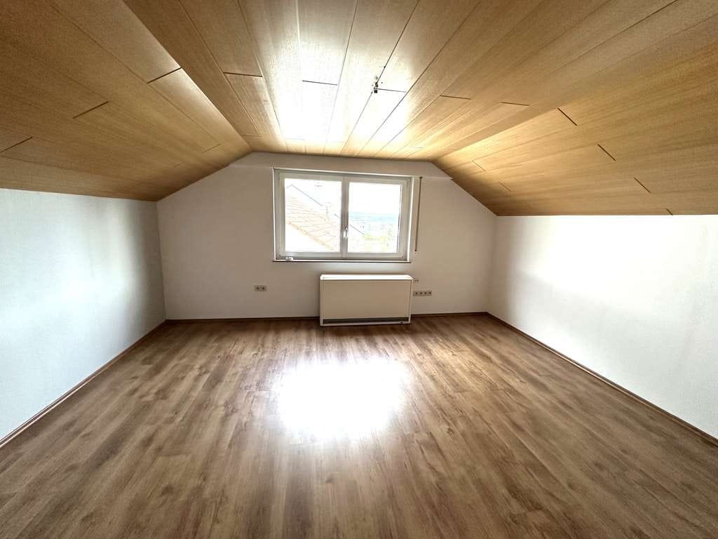 Immobilie in Esslingen am Neckar - 2-Zimmer-DG-Wohnung in Esslingen-Sulzgries - Bild 0