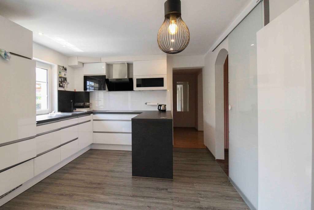 Immobilie in Tribsees - Modernisierte Doppelhaushälfte mit Anbau, Photovoltaik und schönem Garten in Tribsees - Bild 2