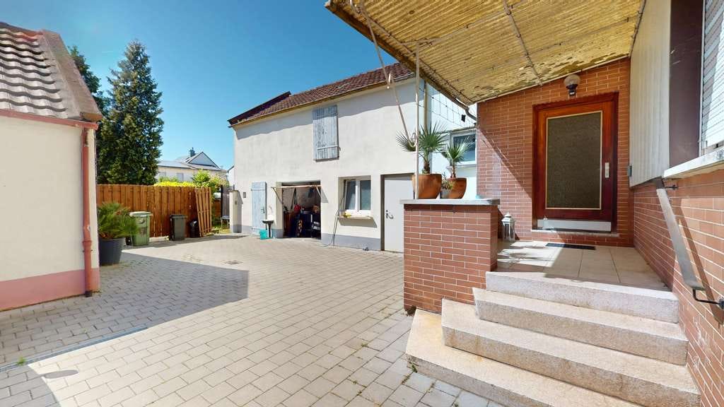Immobilie in Lingenfeld - Wohnen & Vermieten unter einem Dach - Großzügiges 2-Familien-Haus in Lingenfeld - Bild 1