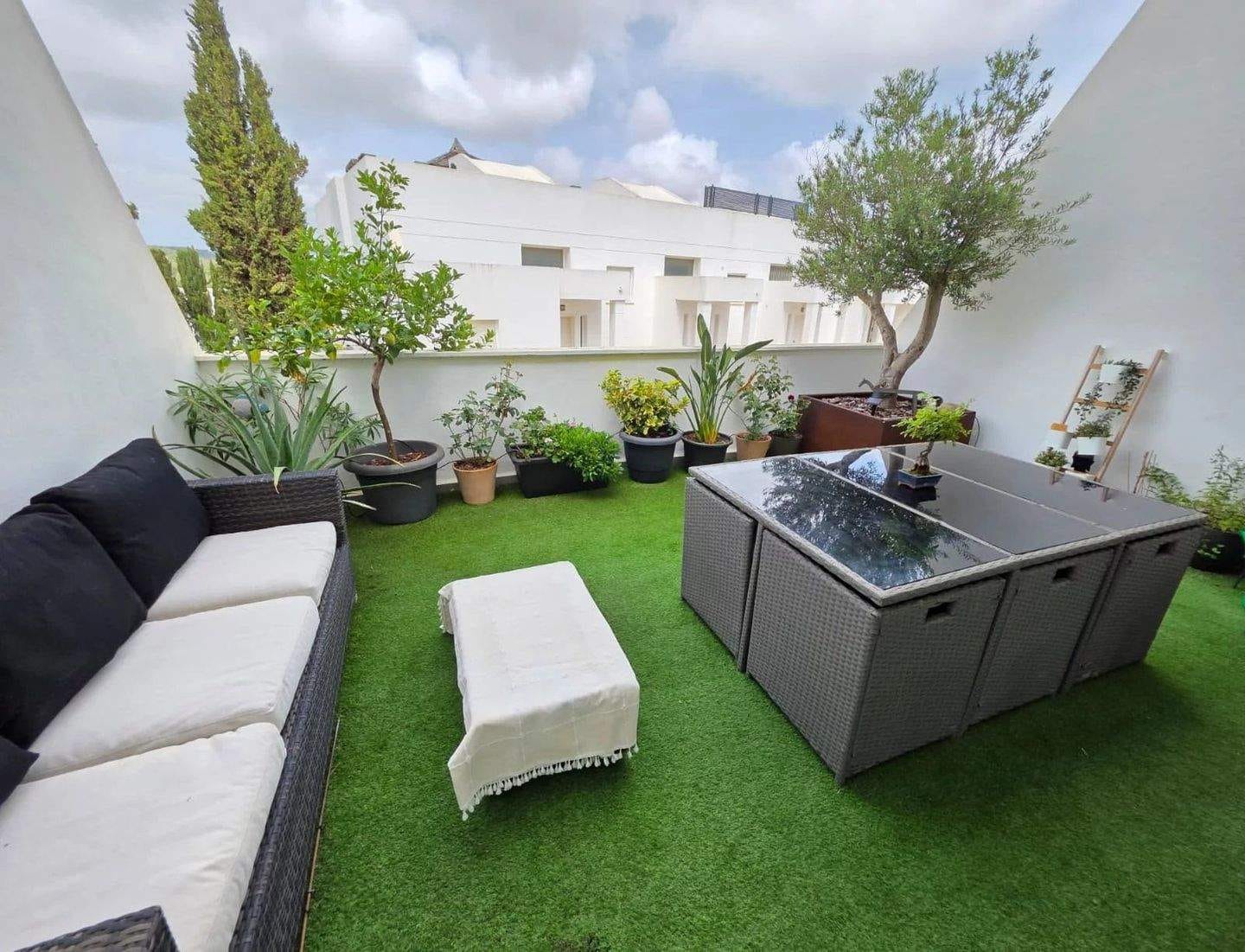 Immobilie in Miesitz - Renoviertes Reihenhaus mit 3 Schlafzimmern zum Verkauf in Roca Llisa, Ibiza - Bild 1