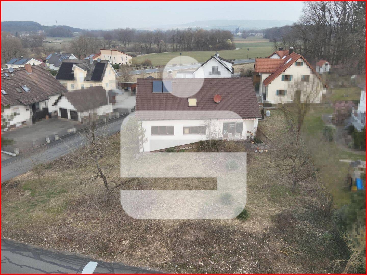 Immobilie in Hallerndorf - Viel Raum zum Leben: Einfamilienhaus mit großzügigem Grundstück - Bild 0