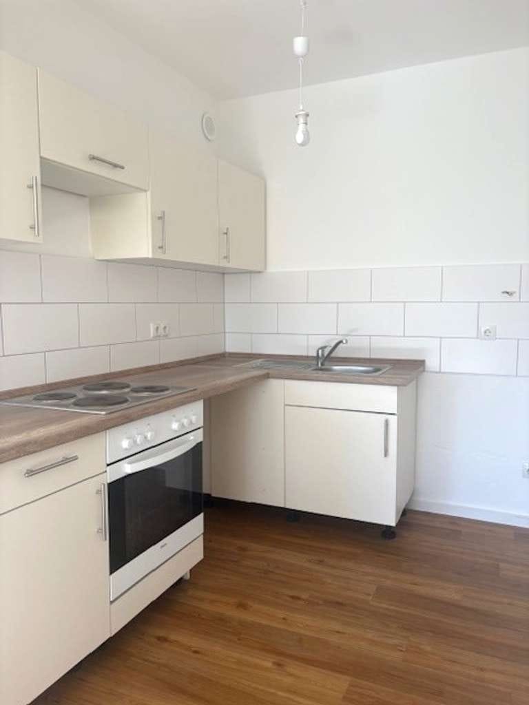 Immobilie in Berlin - * RUHIG & GRÜN IM BELIEBTEN BUCKOW: APPARTEMENT MIT EINBAUKÜCHE, WANNENBAD & SONNENBALKON! * - Bild 2