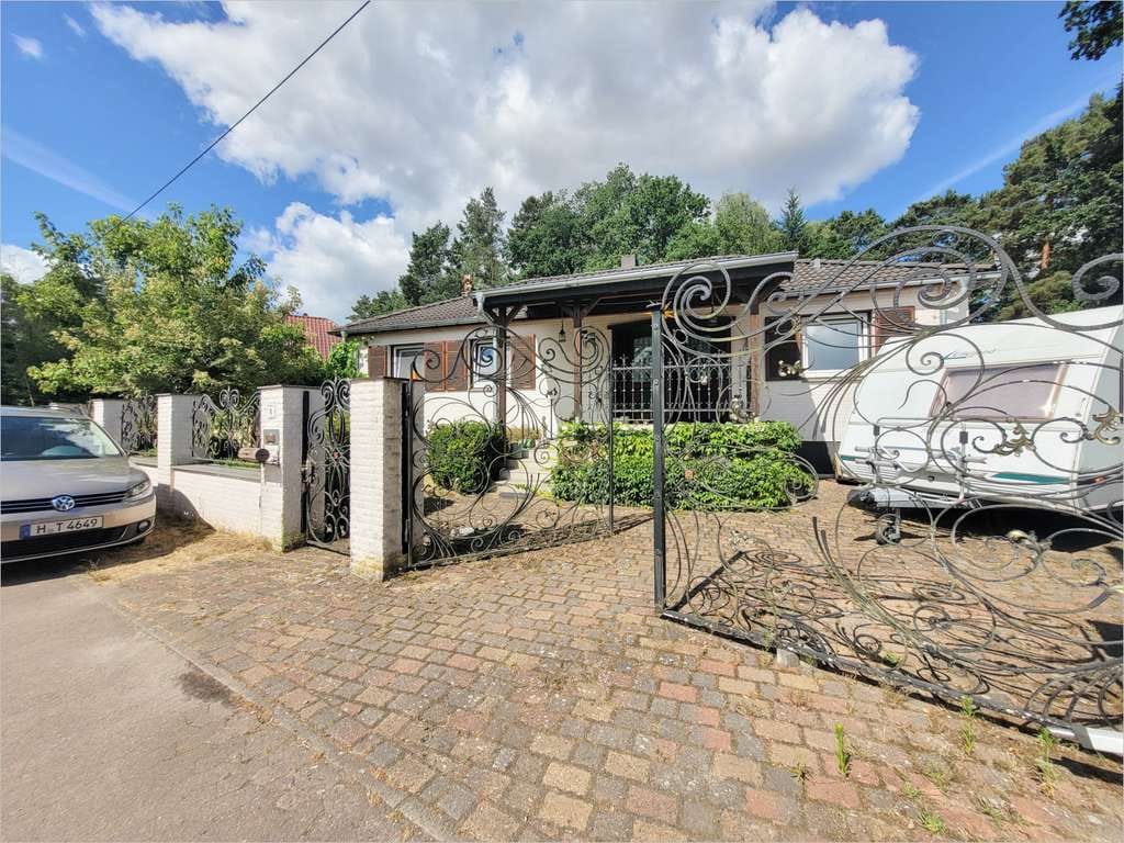 Immobilie in Burgwedel - Ruhig gelegenes Fertighaus samt großzügigen Grundstück - Bild 1